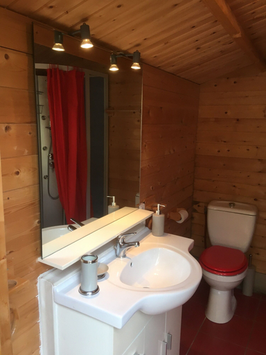 Bathroom, Le Mas de la Pinède, Vaucluse