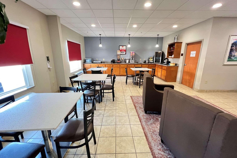 Food & Drinks 5, Econo Lodge, Columbia