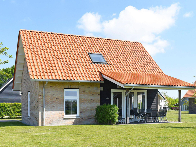 Others 5, Sauna Stay Near the Sea, Sluis