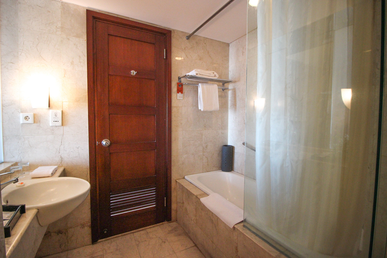 Bathroom 12