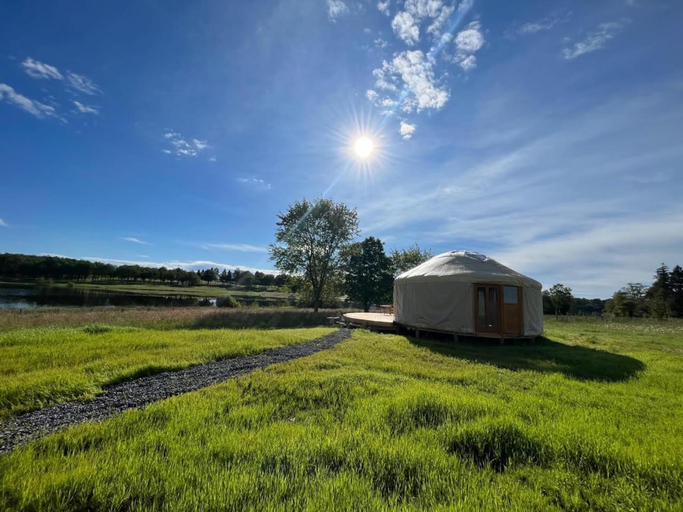 Others 4, Les logements insolites de la Base Nautique, Charente