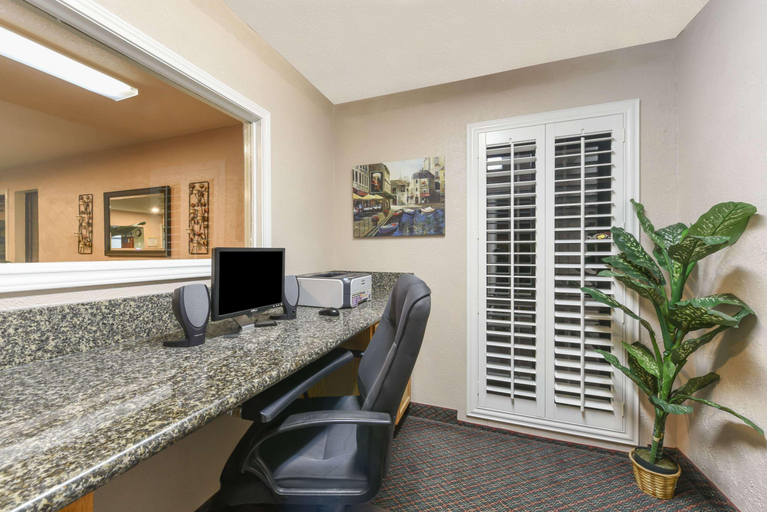Others 5, Days Inn by Wyndham Granbury, Hood