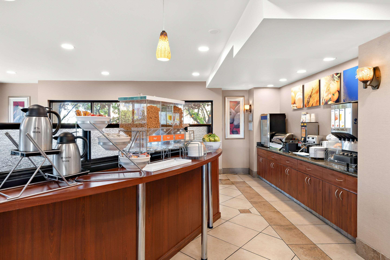 Food & Drinks 5, Comfort Suites Vacaville - Napa Valley, Solano