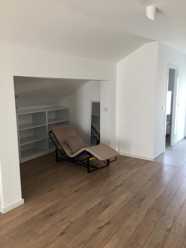 Others 5, Amberyellowbnb, Shkodrës