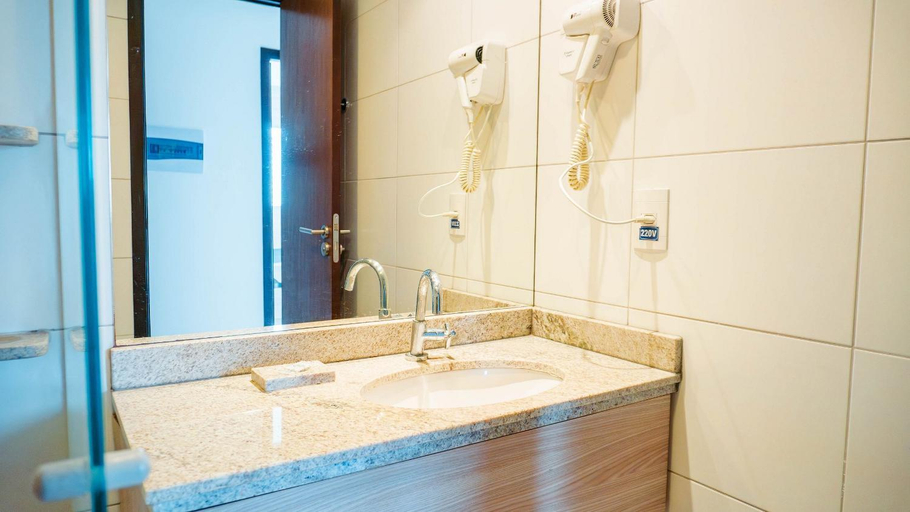 Bathroom 5, Beach Class Convention - Flats em Boa Viagem por Yolo, Recife