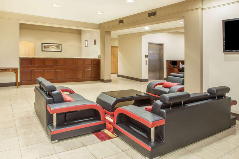 Public Area 3, Hawthorn Extended Stay by Wyndham Bloomington, McLean