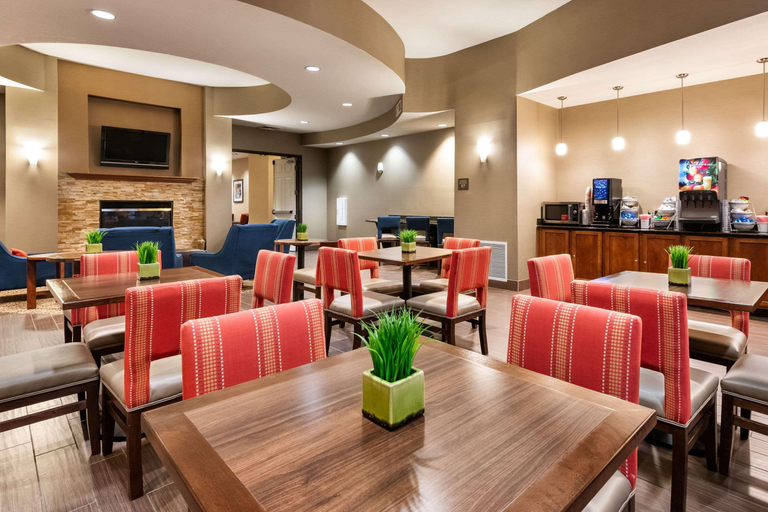 Food & Drinks 5, Comfort Suites Goodyear-West Phoenix, Maricopa
