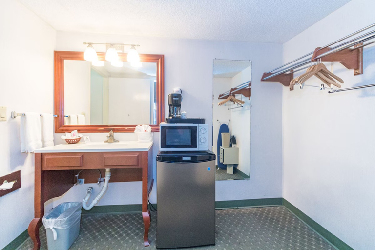 Bedroom 3, Hotel Ash&9th, San Diego