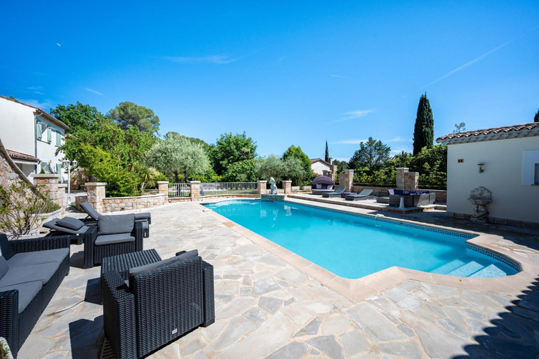 Sport & Beauty 2, Villa Caroubiers Pretty provencal villa with swimming pool, Alpes-Maritimes