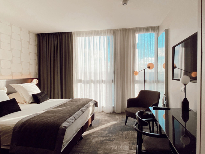 Bedroom 4, Hotel du Pasino, Nord