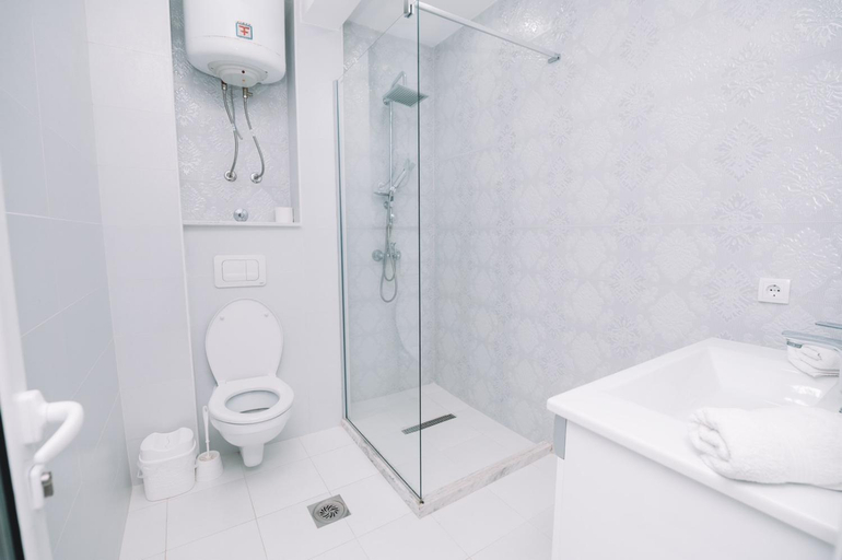 Bathroom 3, CORONA Apartments