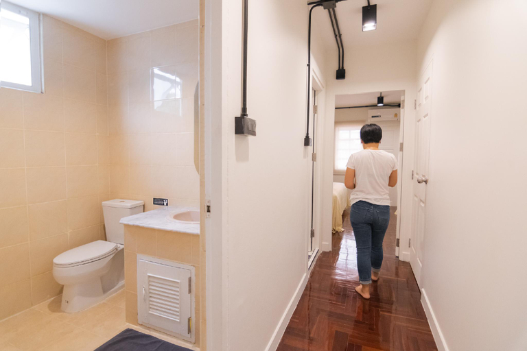 Bathroom 10