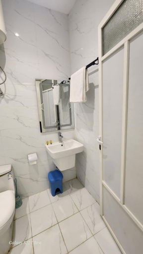 Bathroom 2, خيال بارك