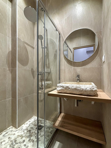Bathroom 2, Nets Inn apartments - La Coulee Verte, Paris