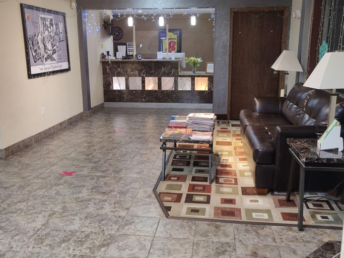 Public Area 2, Super 8 by Wyndham Rice Lake, Barron