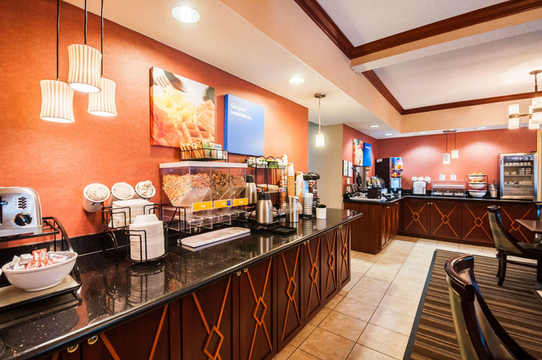 Food & Drinks 5, Comfort Inn & Suites North East, Cecil
