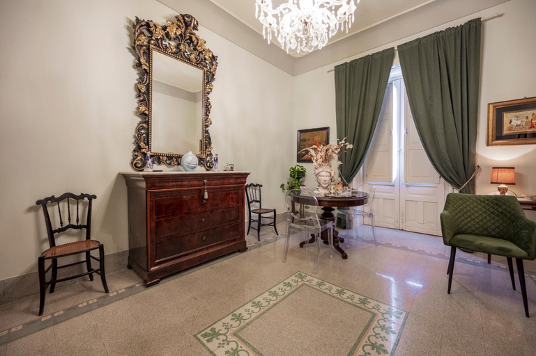 Others 2, SUITE VITTORIO VENETO, Syracuse