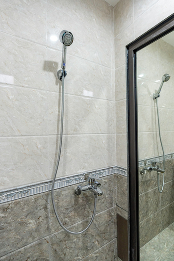 Bathroom 3, Light Hotel Ha Noi, Long Biên