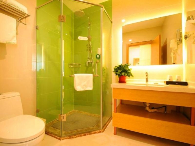 Bathroom 4, Greentree Inn Langfang Bazhou Tangerli Town Hot Sp, Langfang