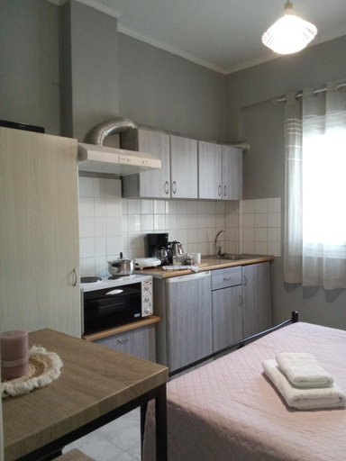 Others 5, Maistros Studios 1, Ionian Islands