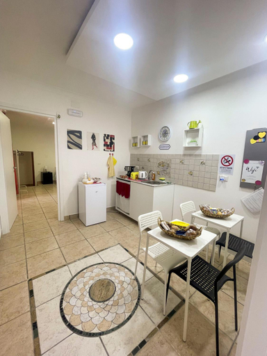 Others 4, Giallo Limone B&B, Salerno