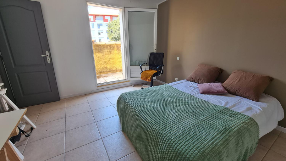 Others 5, Chambre Nimes, Gard