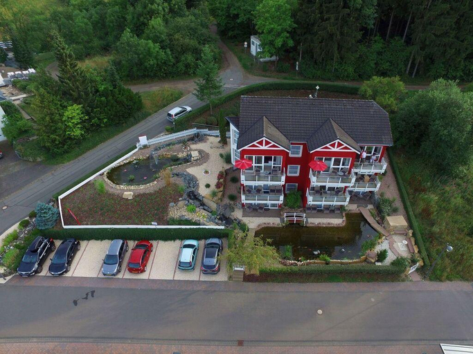Others 2, Exclusive apartment with panoramic lake view, Vulkaneifel