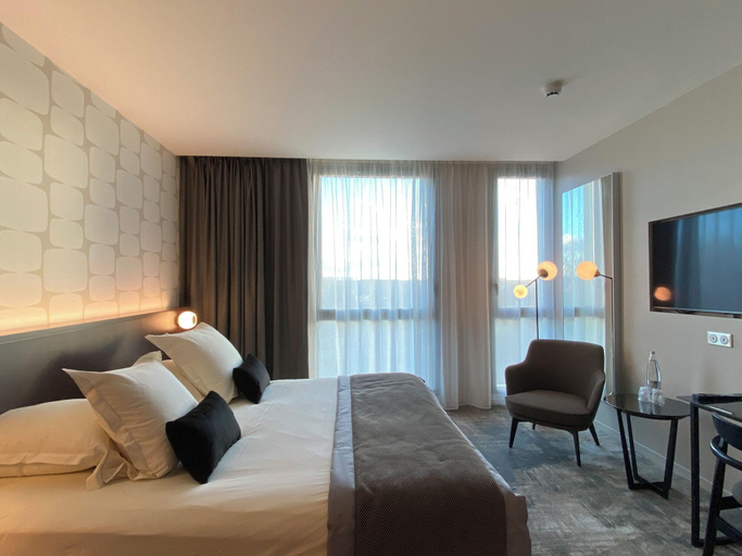 Bedroom 5, Hotel du Pasino, Nord