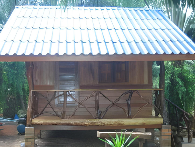 Exterior 7