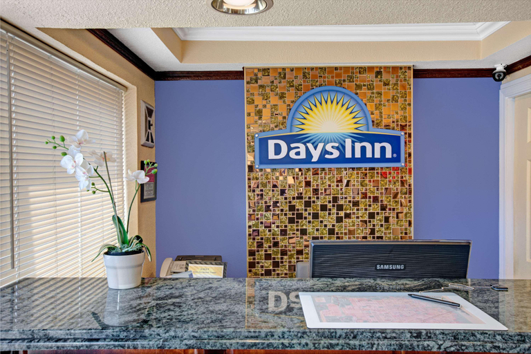 Public Area 2, Days Inn by Wyndham San Francisco - Lombard, San Francisco