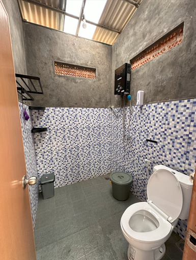 Bathroom 5, Banyu Pinus Camper Park, Subang