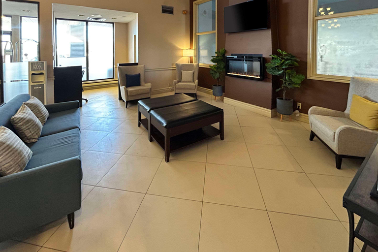 Public Area 3, Comfort Inn & Suites Ambassador Bridge, Essex