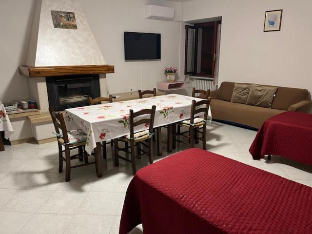 Others 5, Foresto Case Vacanza, Mantua