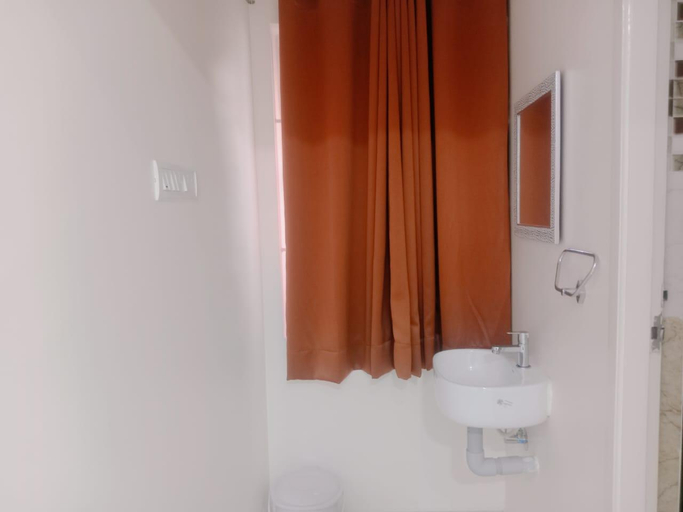 Bathroom, ETHIRAJ STAY INN GUESTHOUSE, Kancheepuram