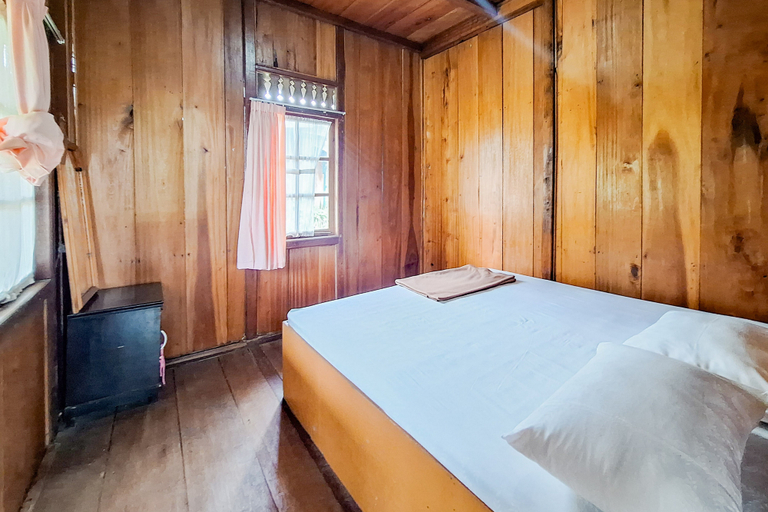 Villa Paul Pamijahan RedPartner Room Type - Deluxe Room