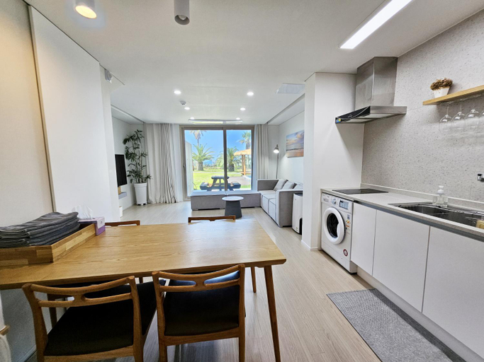 Dining Room 4
