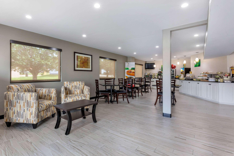 Public Area 2, Quality Inn McComb, Pike
