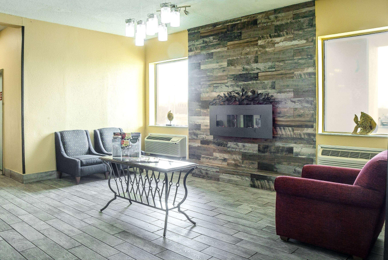 Public Area 2, Super 8 by Wyndham Indianapolis South, Indianapolis