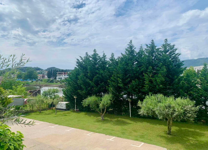 Surrounding environment, CORONA Apartments