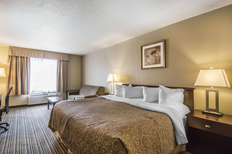 Bedroom 3, Quality Inn and Suites, Division No. 9