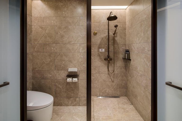 Bathroom 4, Mercure Xian Dazhai Road, Xi'an