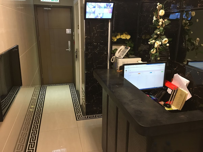 Others 5, Luna Inn - Causeway Bay, Hong Kong Island