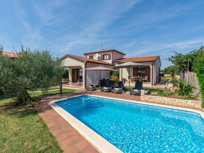 Sport & Beauty 4, Villa Lucas Comfortable holiday residence, Novigrad