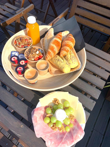 Food & Drinks