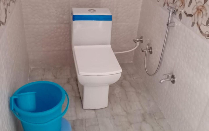 Bathroom 3, Hotel Village Inn by StayApart, Uttarkashi