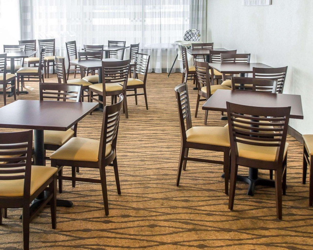 Food & Drinks 4, Sleep Inn & Suites - Port Clinton, OH, Ottawa
