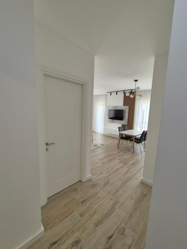 Others 4, Frekuenca Apartments