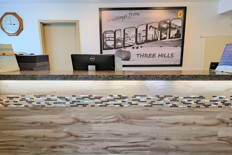 Public Area 2, Super 8 by Wyndham Three Hills, Division No. 5