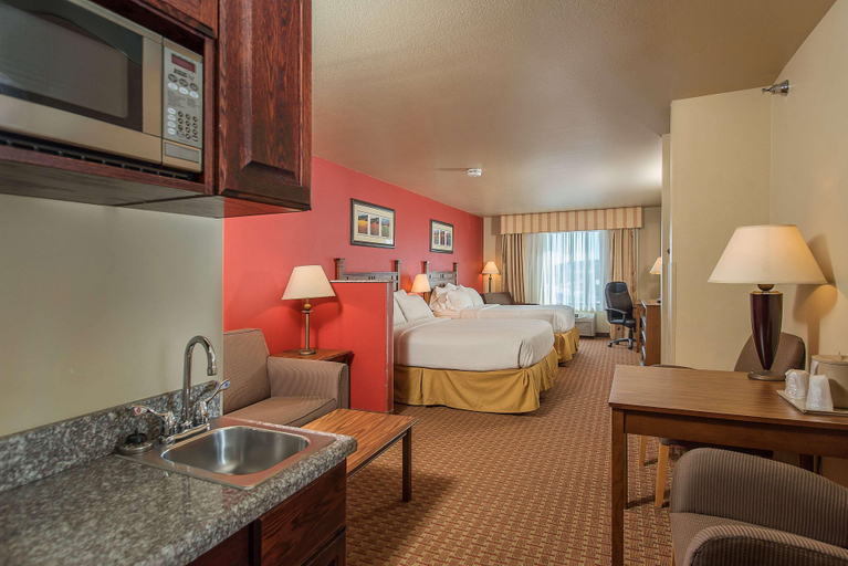 Bedroom, Baymont Inn & Suites by Wyndham Sturgis, Meade