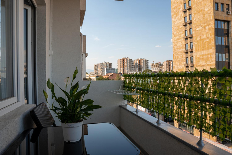Others 4, Fantasy apartment